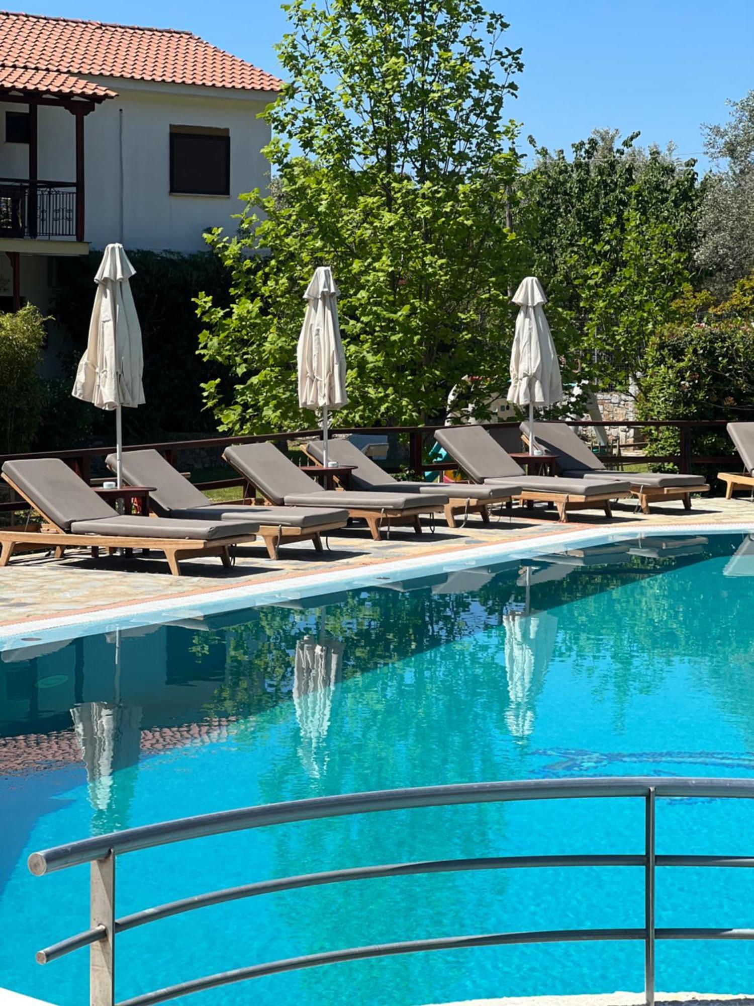 Sergios Koukounaries Exteriér fotografie